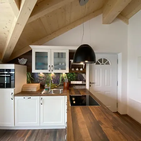 Edelweiss & Enzian - Gaestehaus Zum Fuchs *