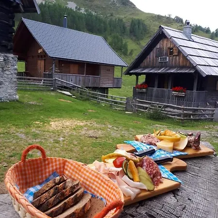 شقة Edelweiss & Enzian - Gaestehaus Zum Fuchs هيرماجور