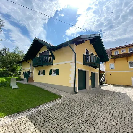 Edelweiss & Enzian - Gaestehaus Zum Fuchs Apartmán *